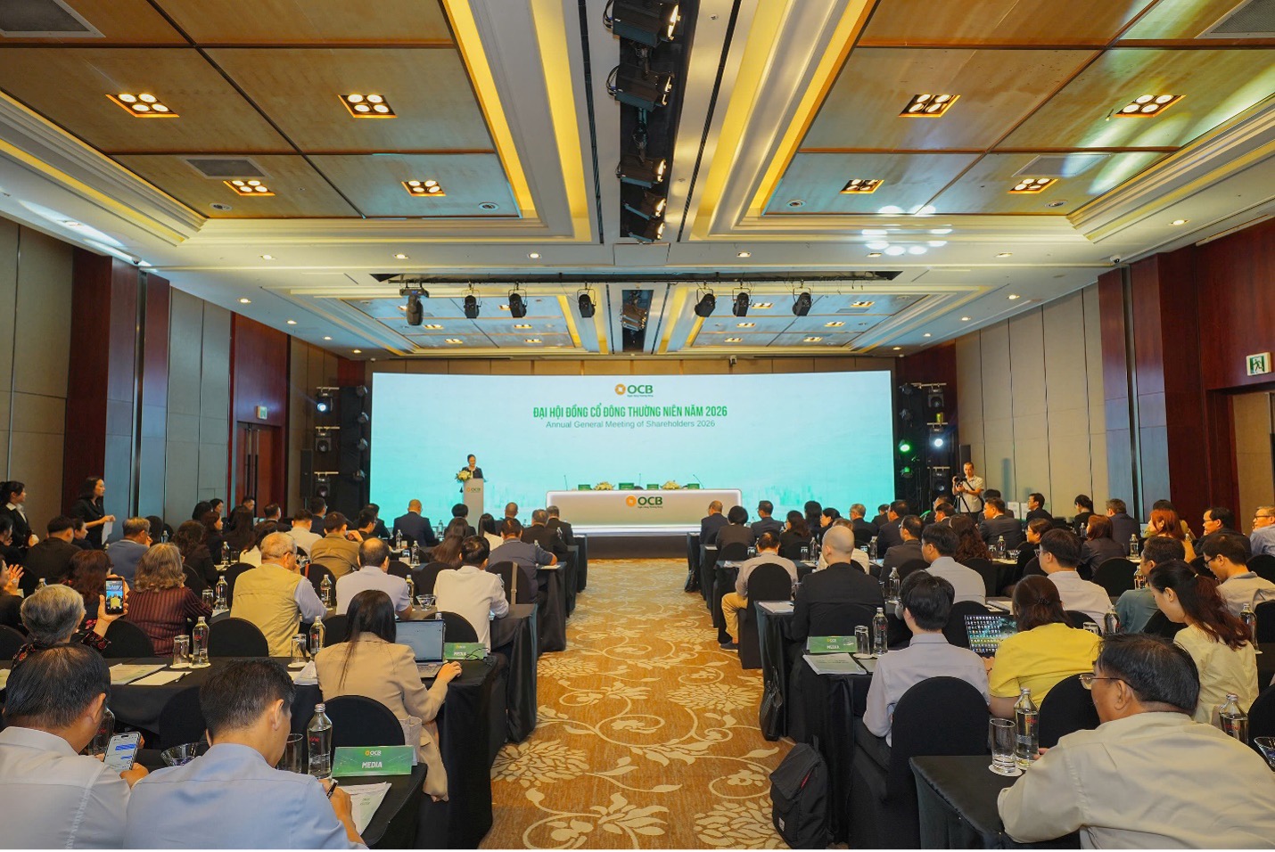 Chủ tịch ngân hàng OCB lần đầu lên tiếng về giá cổ phiếu "ở mức rất thấp" - Ảnh 2