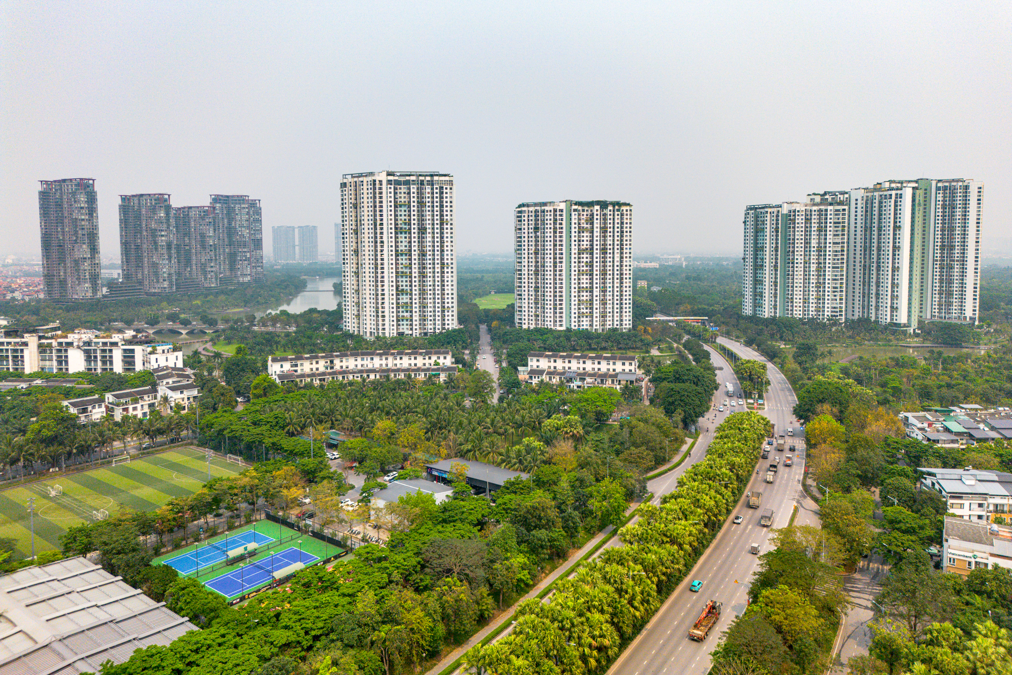 Cận cảnh 2 cây cầu trị giá 16.000 tỷ đồng, kết nối các khu đô thị hàng chục tỷ USD, chiếm 50% nguồn cung căn hộ Hà Nội - Ảnh 11