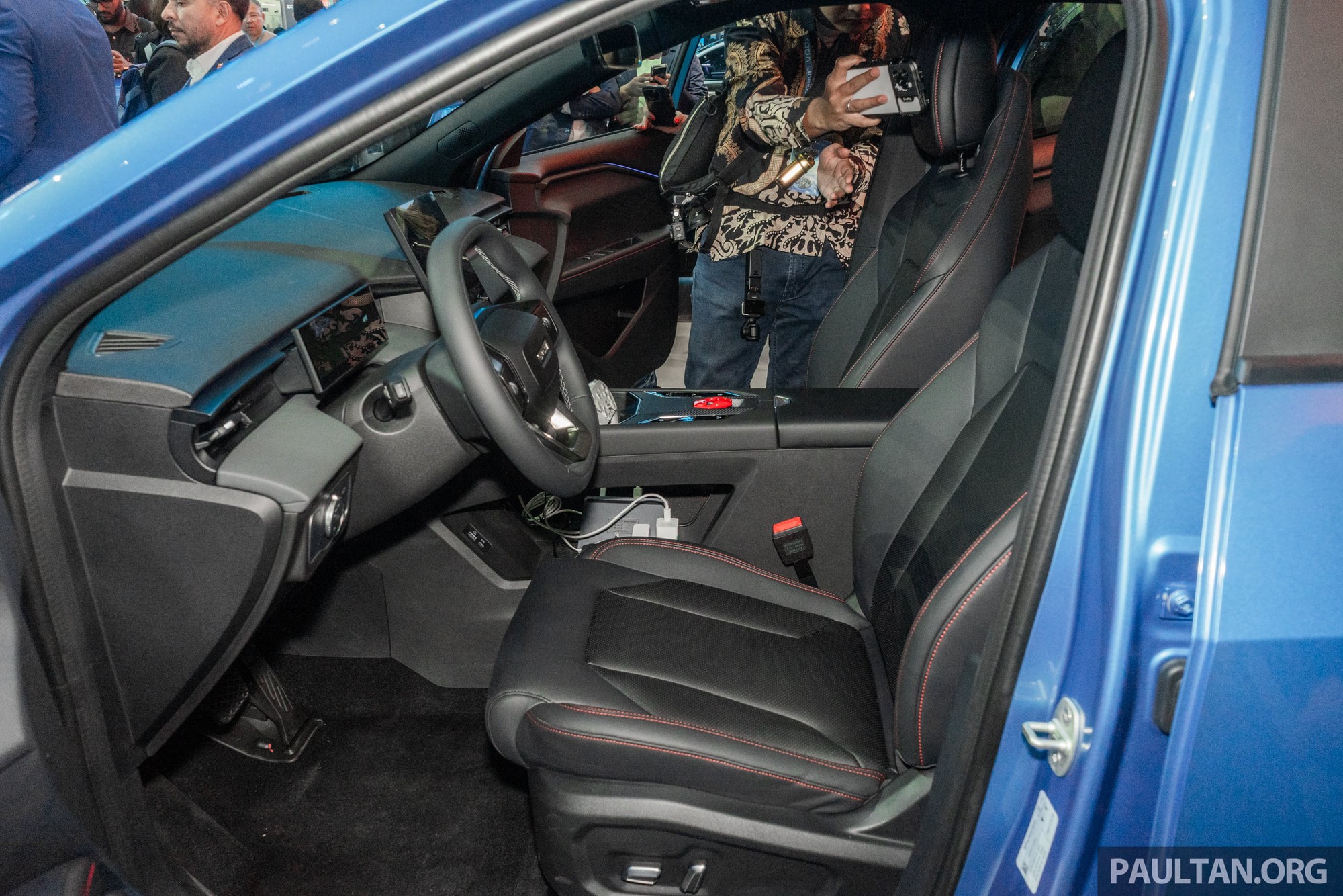 Đây là Omoda O4 dự kiến lắp ráp ở Việt Nam: Thiết kế gợi nhớ siêu xe, nút khởi động kiểu Lamborghini, 3 tùy chọn động cơ - Ảnh 7