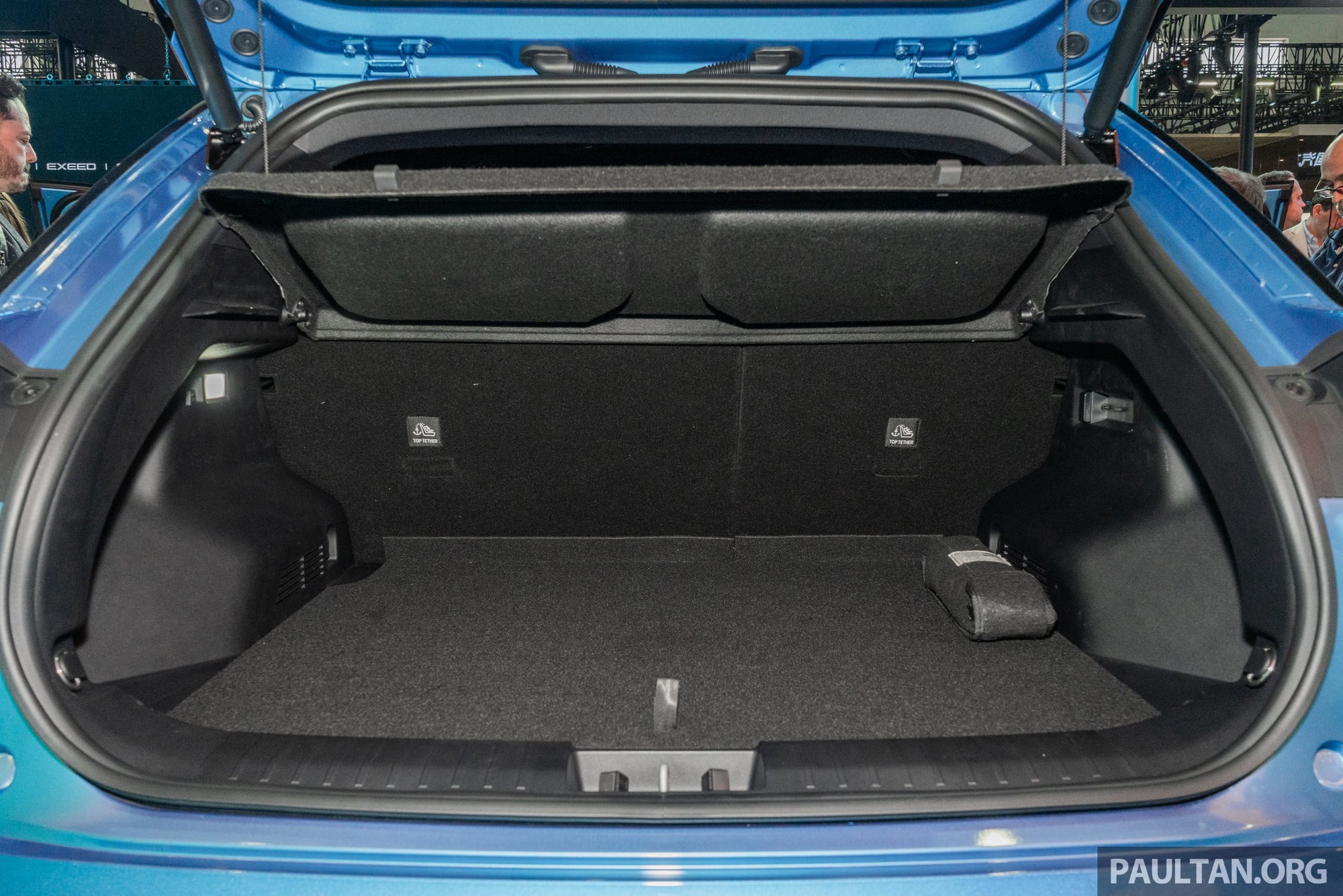 Đây là Omoda O4 dự kiến lắp ráp ở Việt Nam: Thiết kế gợi nhớ siêu xe, nút khởi động kiểu Lamborghini, 3 tùy chọn động cơ - Ảnh 9