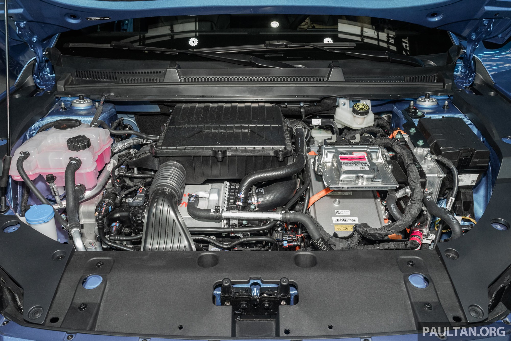 Đây là Omoda O4 dự kiến lắp ráp ở Việt Nam: Thiết kế gợi nhớ siêu xe, nút khởi động kiểu Lamborghini, 3 tùy chọn động cơ - Ảnh 2