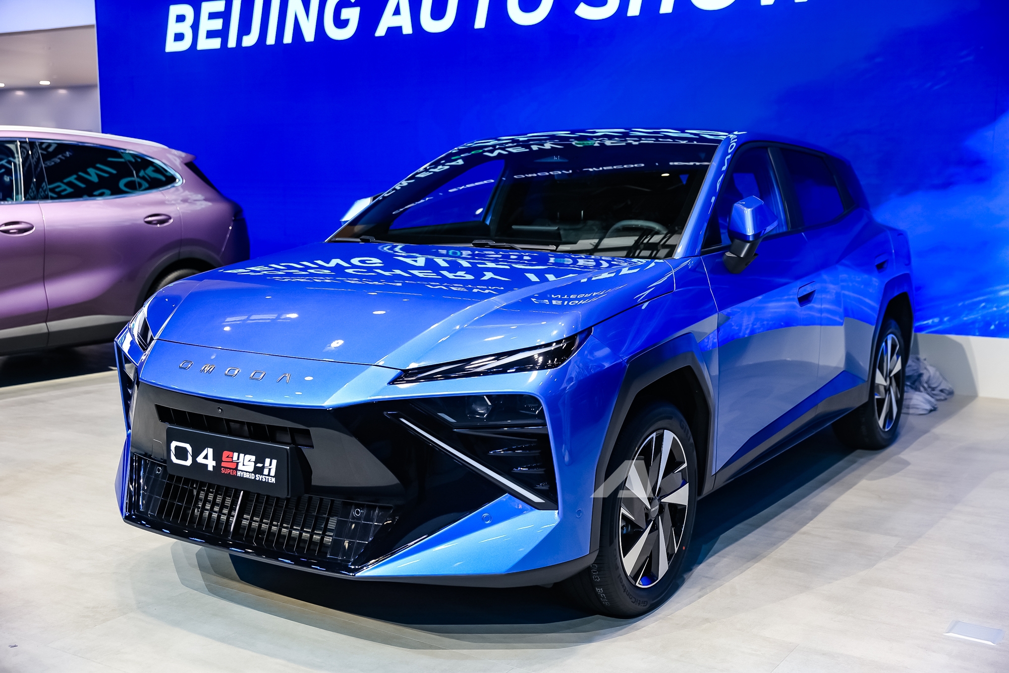 Đây là Omoda O4 dự kiến lắp ráp ở Việt Nam: Thiết kế gợi nhớ siêu xe, nút khởi động kiểu Lamborghini, 3 tùy chọn động cơ - Ảnh 1