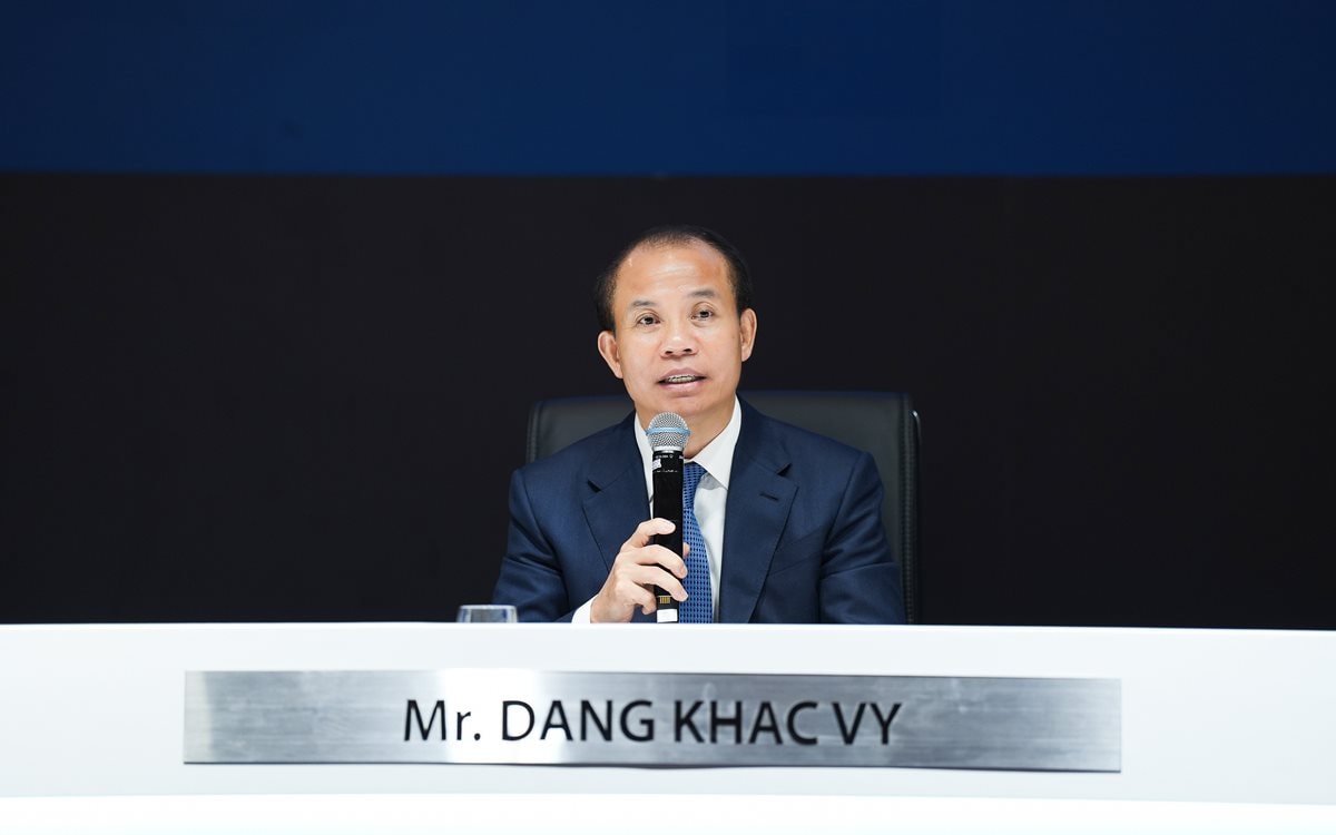 ĐHCĐ VIB: Dự kiến chia cổ tức tiền mặt và CP thưởng tổng 19%, trong đó 9% bằng tiền mặt; đặt mục tiêu dẫn đầu thị trường thẻ trong 3 năm tới - Ảnh 6