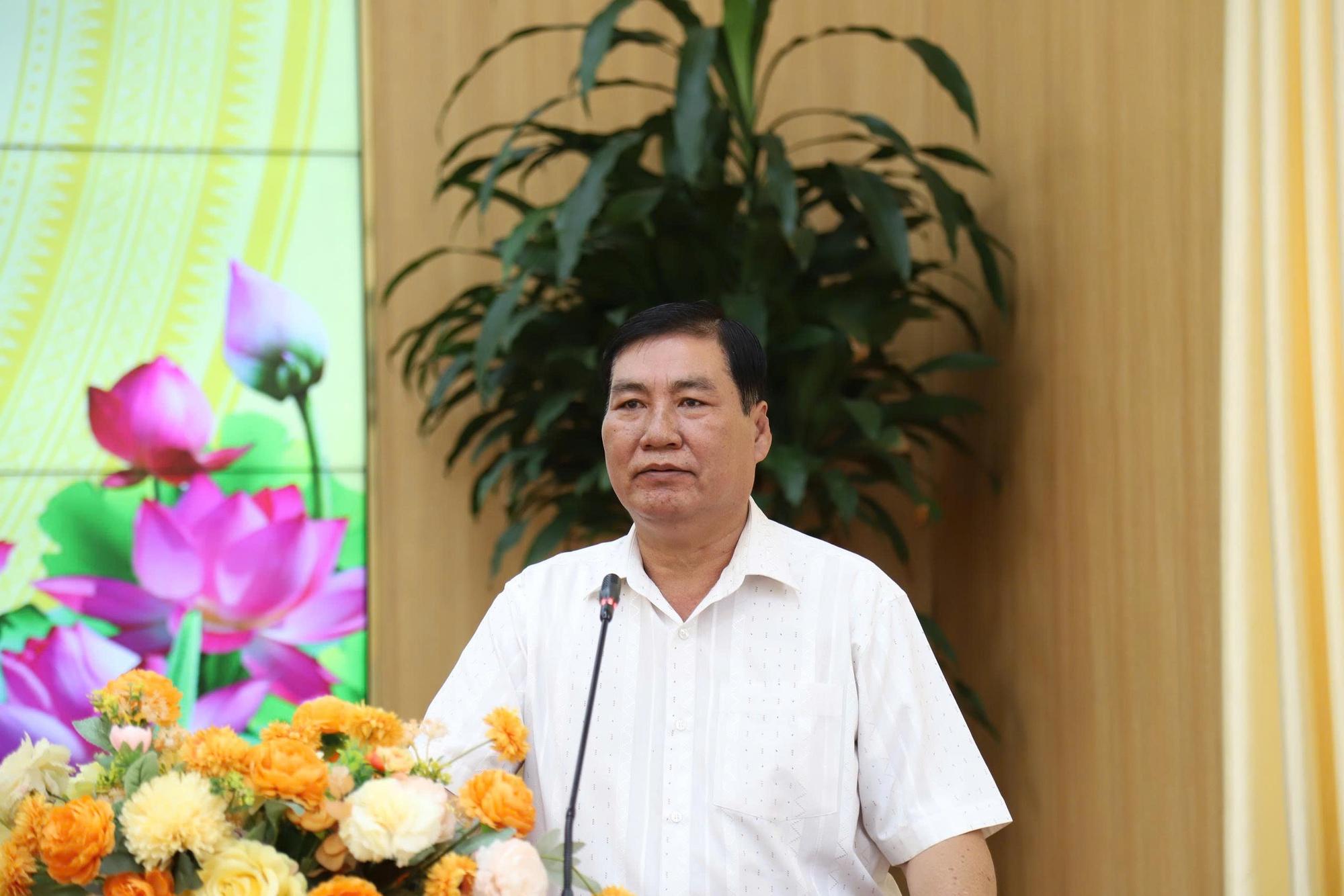 Giá xăng dầu điều chỉnh nhưng nhiều dịch vụ lại không giảm tương ứng - Ảnh 1