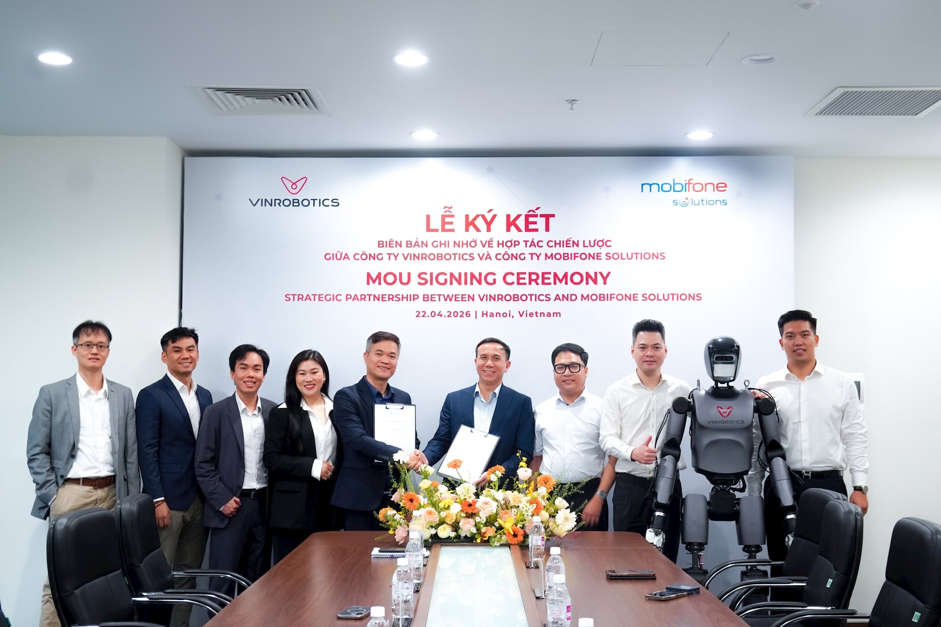 Công ty robot của ông Phạm Nhật Vượng "bắt tay" doanh nghiệp thuộc Bộ Công an - Ảnh 1