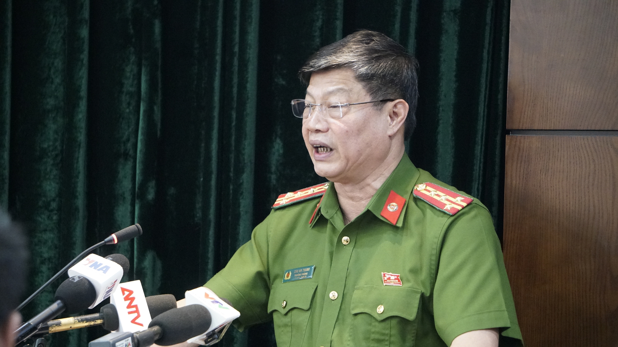 Công an Hà Nội thông tin vụ án mua bán 300 tấn thịt lợn nghi nhiễm bệnh ra thị trường - Ảnh 2