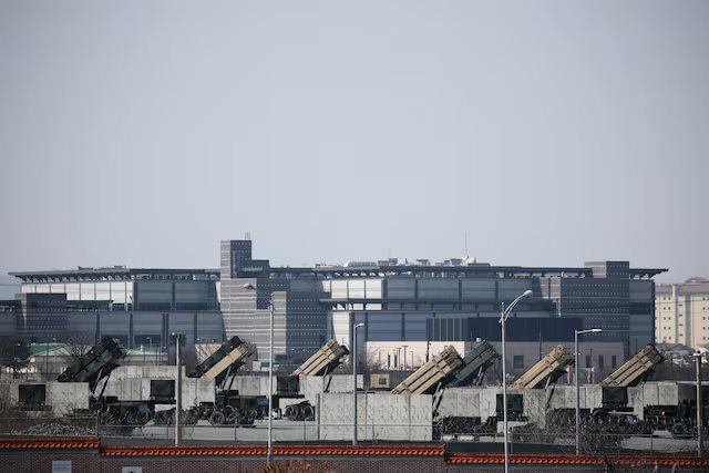 Quốc gia châu Âu đóng băng thanh toán, tính hủy đơn mua vũ khí ‘khủng’ từ Mỹ - Ảnh 1