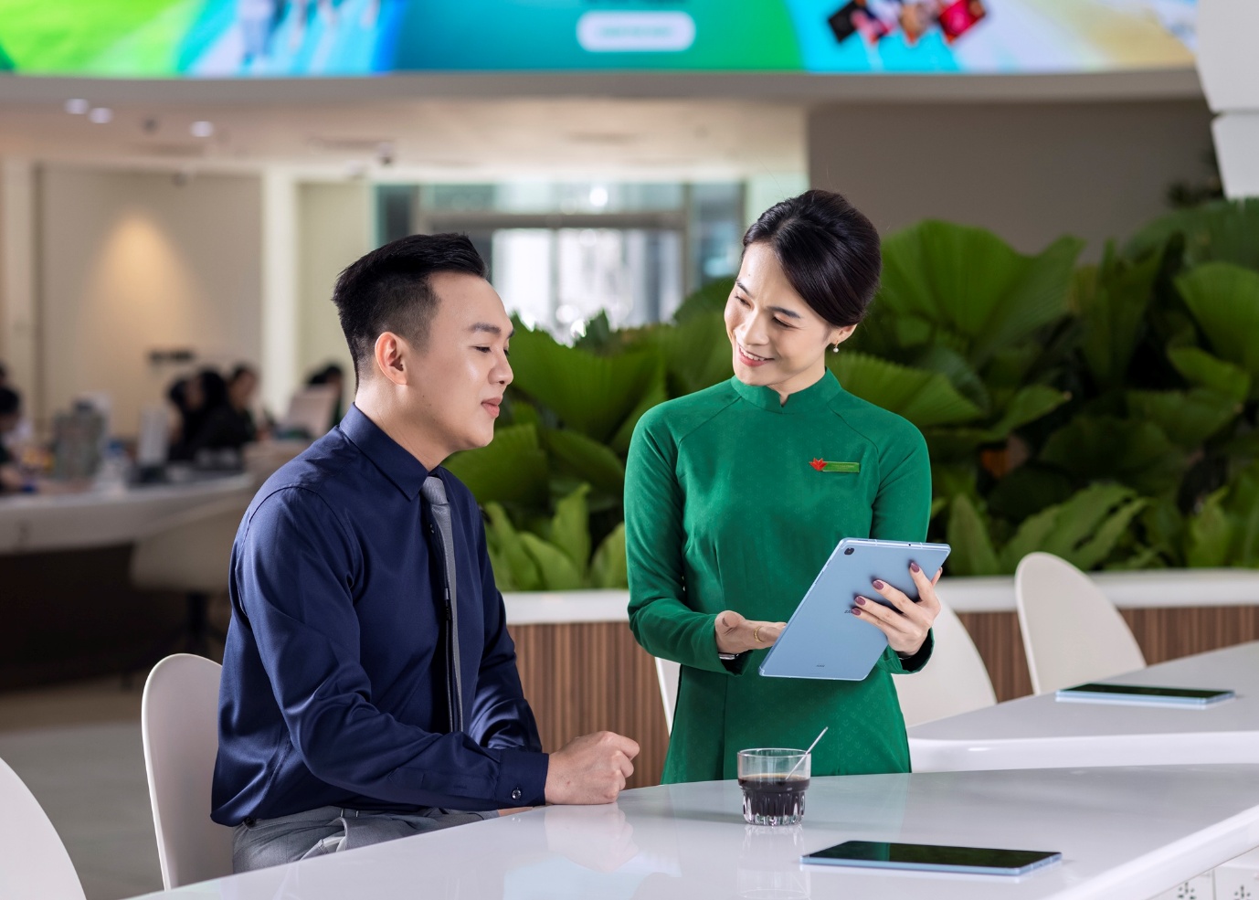 VPBank được vinh danh Tổ chức phát hành tài chính bền vững tốt nhất Việt Nam - Ảnh 2