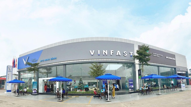 Doanh nhân “kỳ cựu” trong ngành ô tô đầu tư "tất tay" vào hệ thống đại lý VinFast - Ảnh 1
