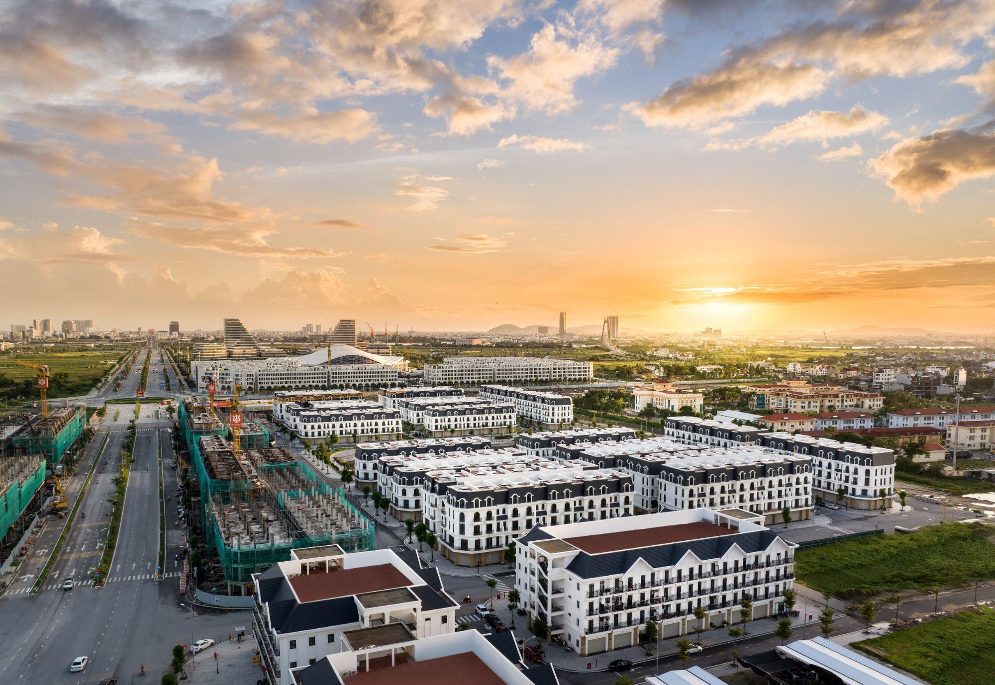 Đón đầu nền kinh tế trải nghiệm dựa trên một hành lang tài chính an toàn tại Sky Light (Hoang Huy New City) - Ảnh 1