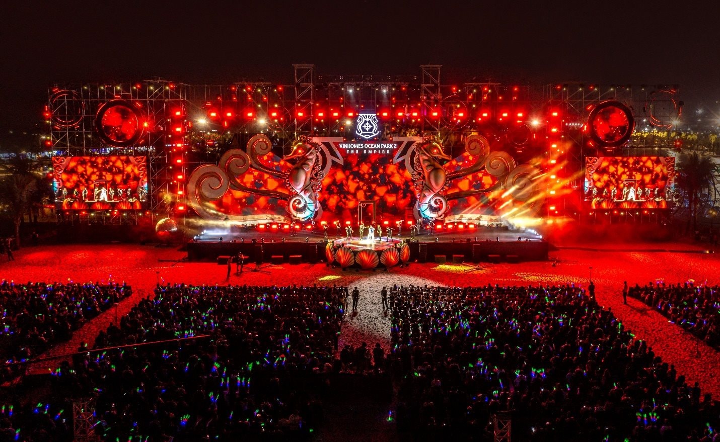 Việt Nam sắp có siêu sân khấu ngoài trời lớn nhất lịch sử, vượt xa sân Mỹ Đình, quy mô lên đến 60.000 chỗ tại siêu đô thị ESG++ đầu tiên trên thế giới - Ảnh 2