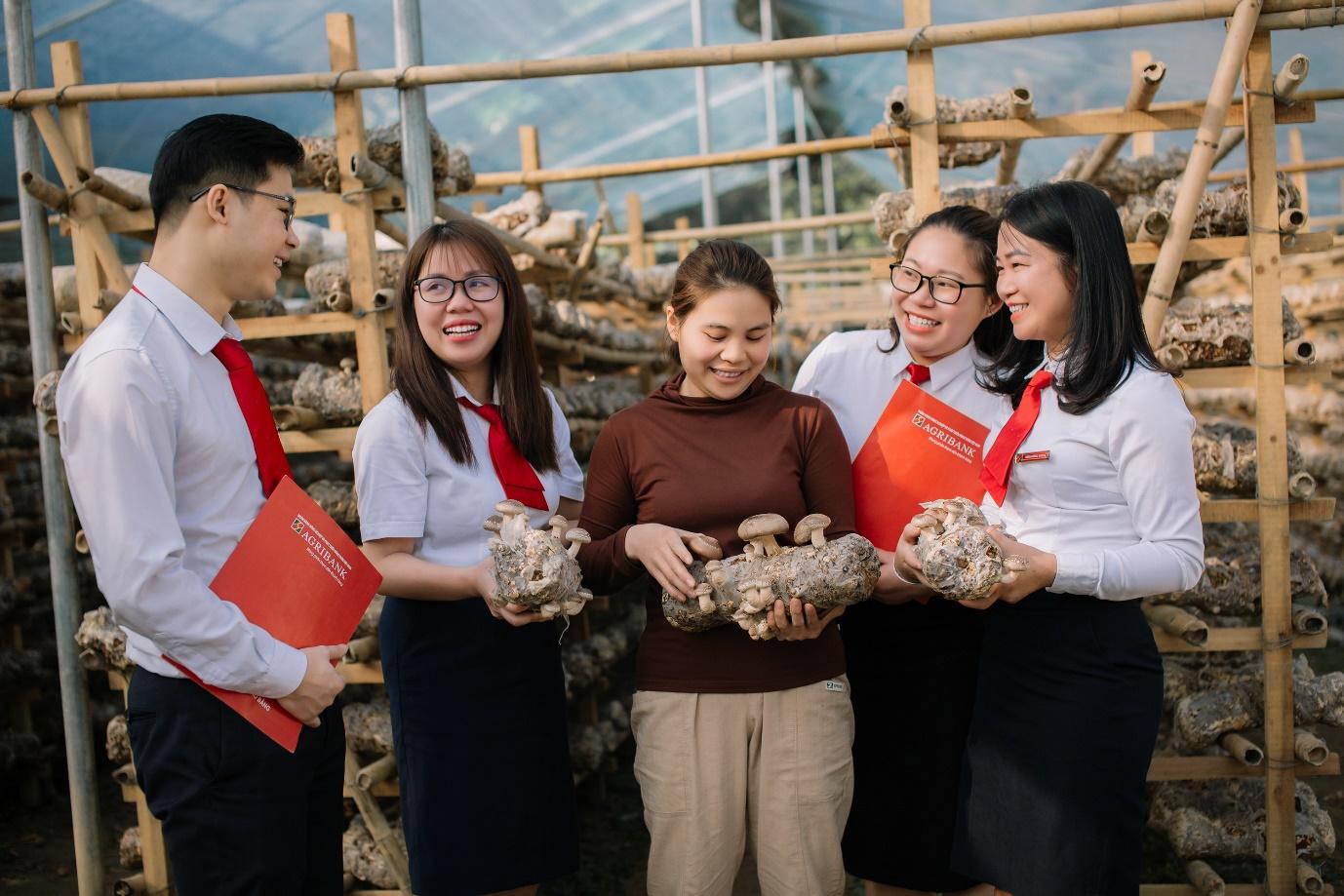 Agribank đồng hành cùng hộ kinh doanh: Kê khai thuế dễ dàng – Chuyển đổi doanh nghiệp vững vàng - Ảnh 2