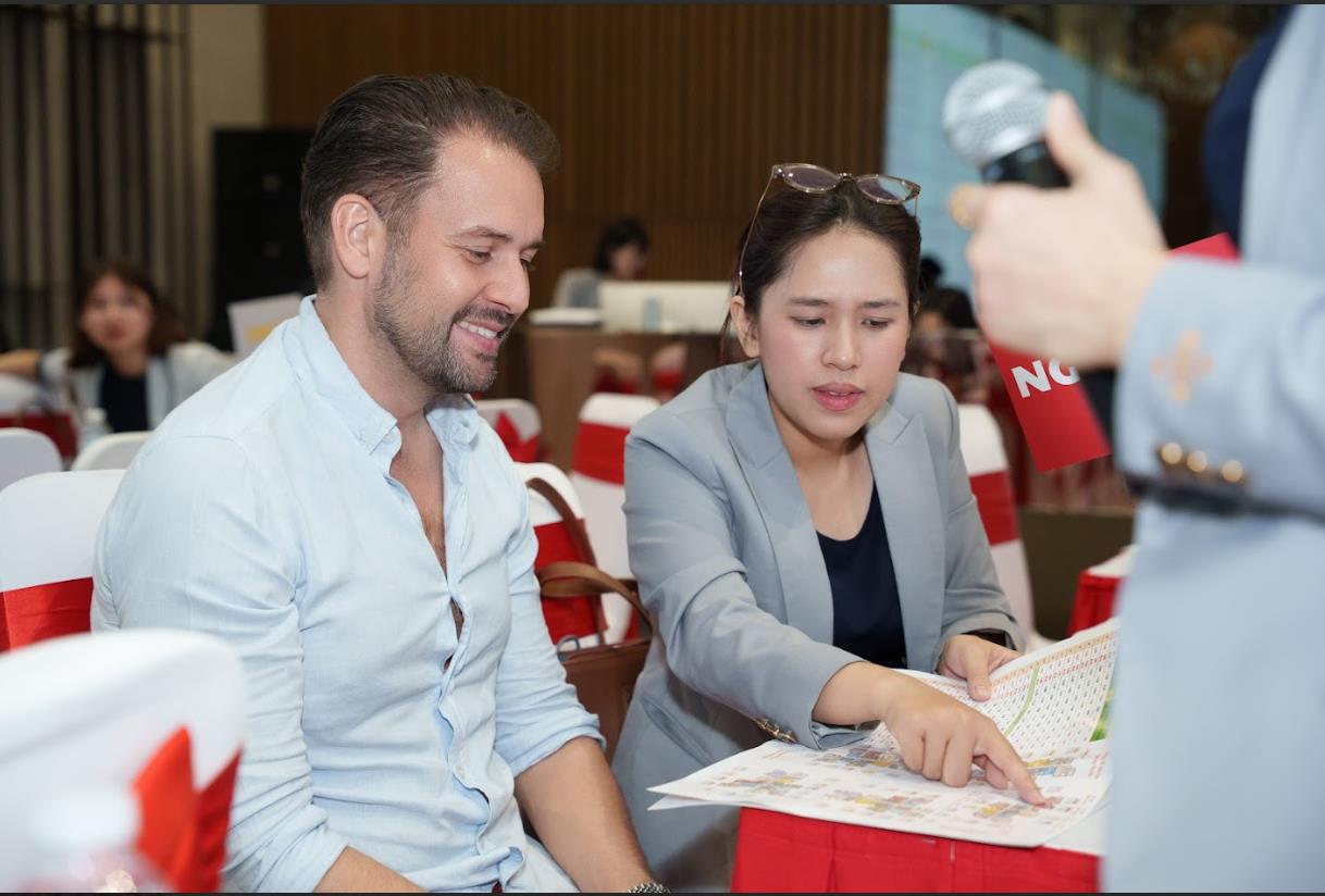 Cầu vượt cung, 900 khách hàng rút thăm mua căn hộ Phú Mỹ Hưng Harmonie đợt 2 - Ảnh 3