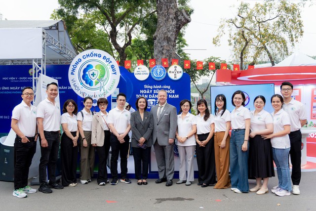 Long Châu và Bayer cùng ngành y tế đẩy lùi gánh nặng đột quỵ - Ảnh 4