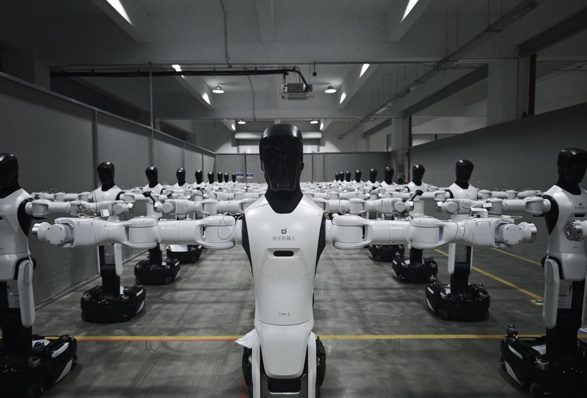 Chuyện lạ trong một nhà máy ở Trung Quốc: Xuất hiện lực lượng lao động mới, độ chính xác 100% - Ảnh 2