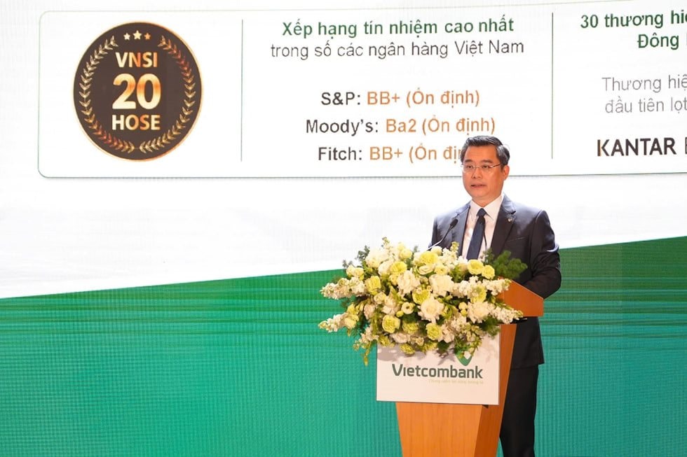 Chủ tịch Vietcombank: Ngân hàng đang chờ phê duyệt các phương án trả cổ tức khoảng 44.500 tỷ đồng - Ảnh 1