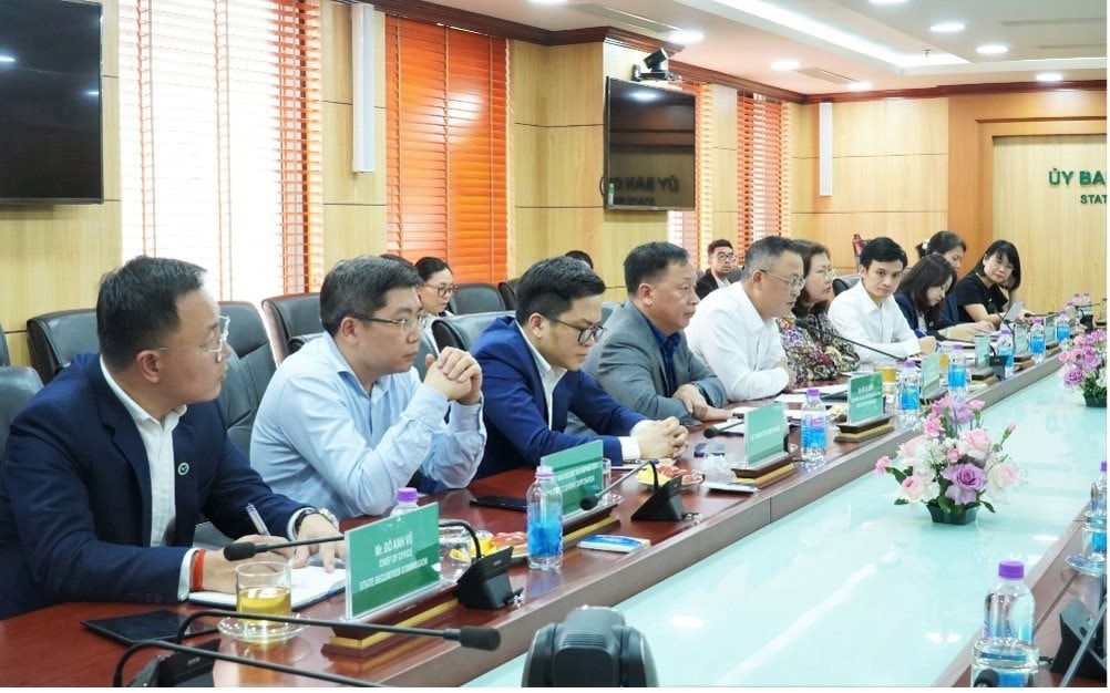 Giám đốc FTSE Russel: Việt Nam tạo ra một tiêu chuẩn mới ở mức cao hơn cho các thị trường định hướng nâng hạng - Ảnh 3