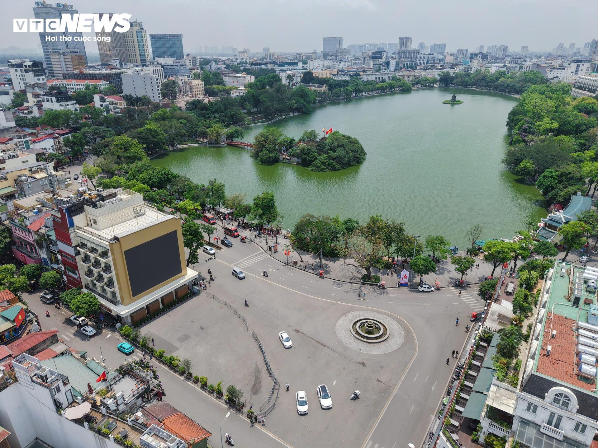 Quảng trường hơn 2ha sát Hồ Gươm dần lộ diện sau 5 tháng giải phóng mặt bằng - Ảnh 9