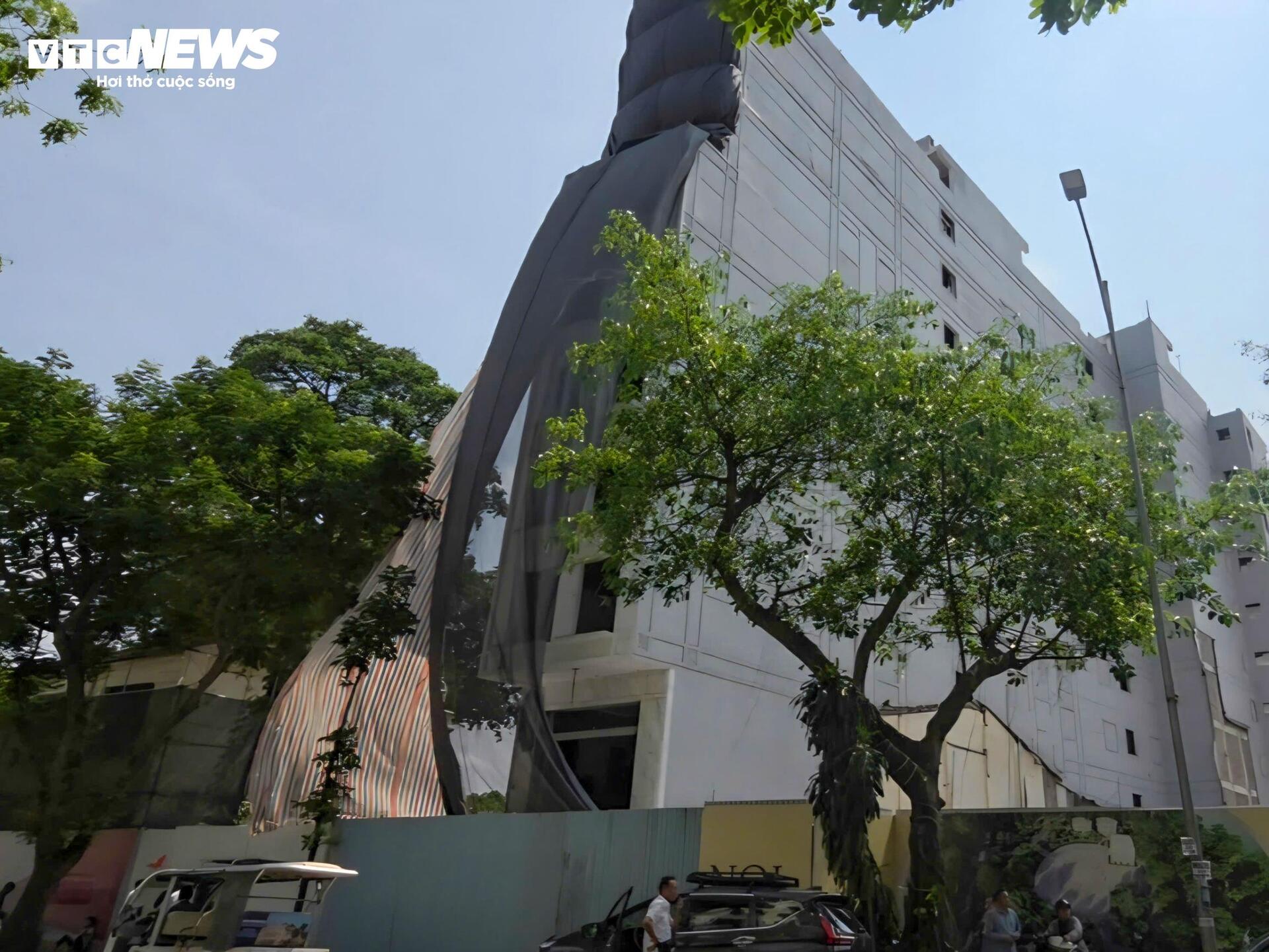 Quảng trường hơn 2ha sát Hồ Gươm dần lộ diện sau 5 tháng giải phóng mặt bằng - Ảnh 6