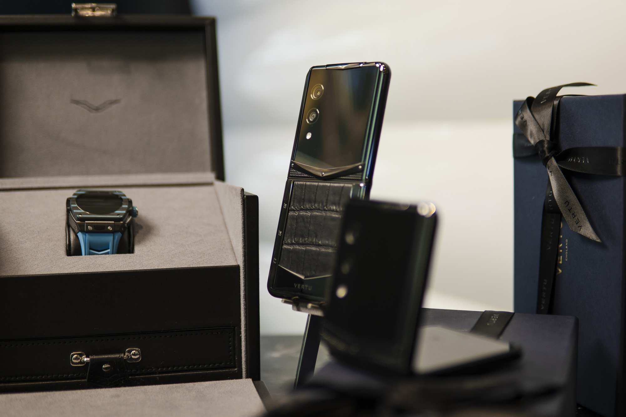 Nghịch lý: Thứ mà 99% người dùng "khao khát" khi mua điện thoại mới, lại là điều giới siêu giàu... ít quan tâm - Ảnh 1