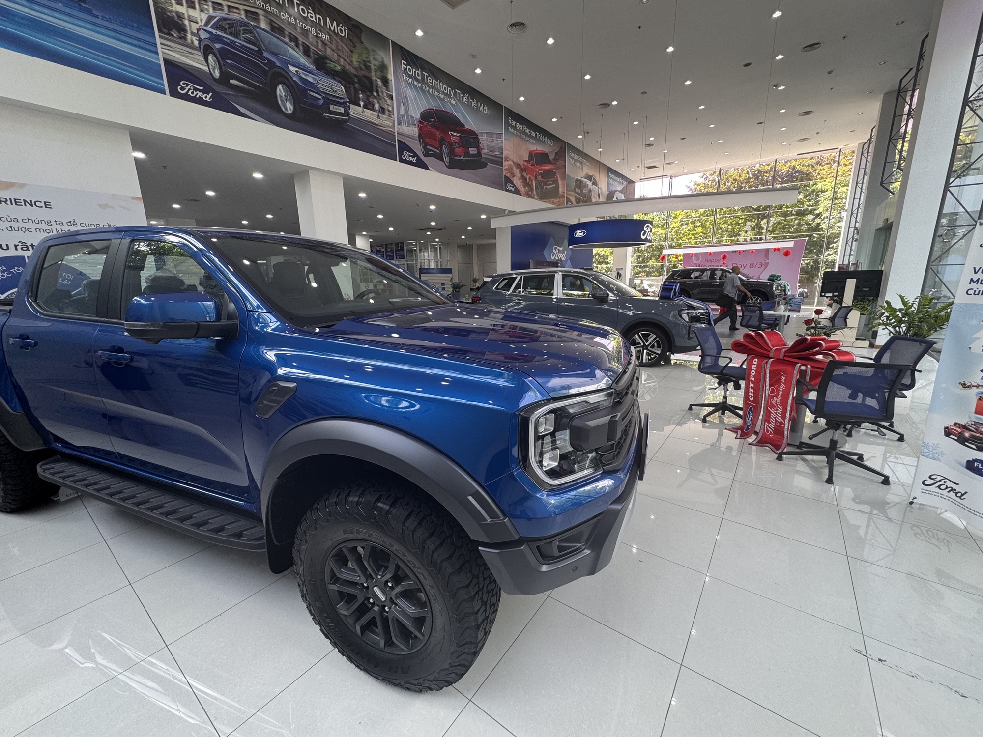 Doanh số xe chạy dầu diesel giảm một nửa, đại lý tồn kho lớn - Ảnh 1