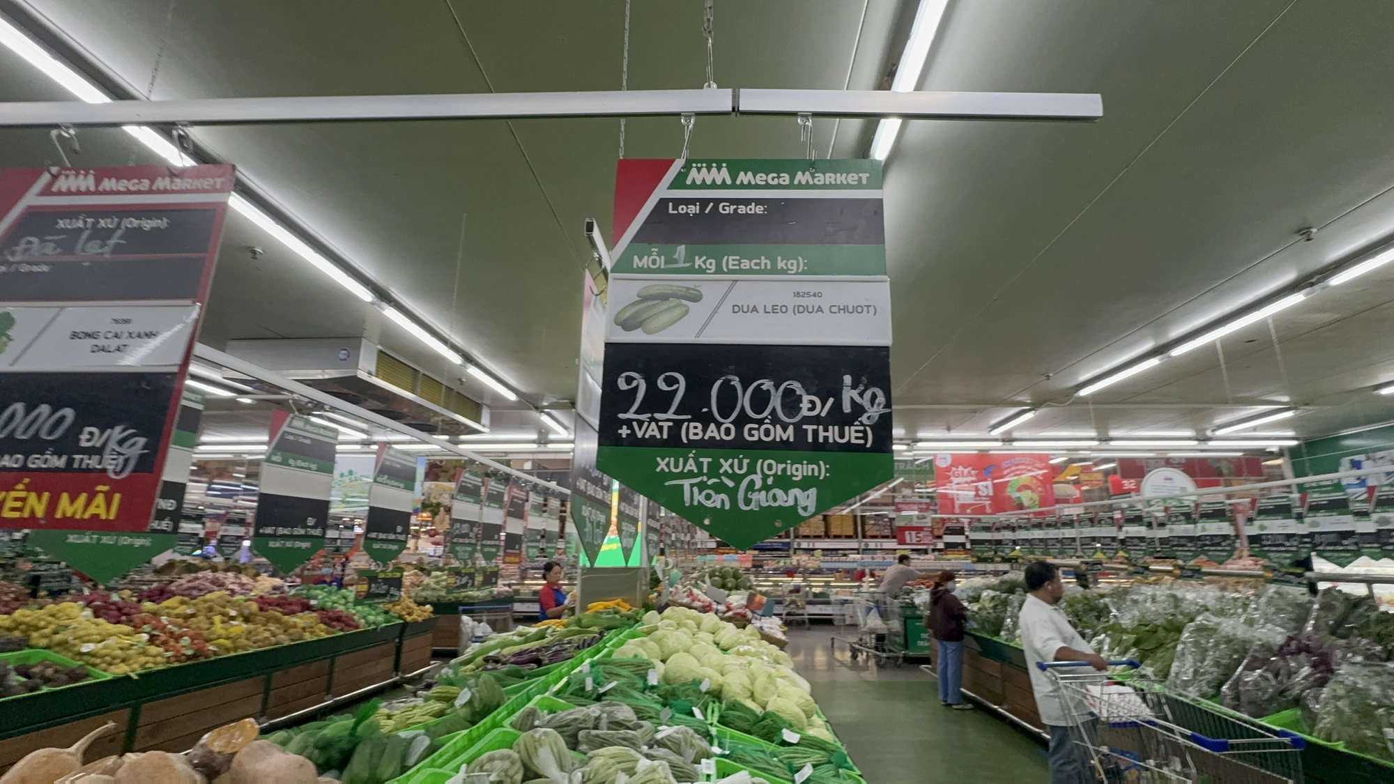 Cùng một loại rau, giá chợ lẻ cao gấp 2-3 lần chợ đầu mối - Ảnh 2