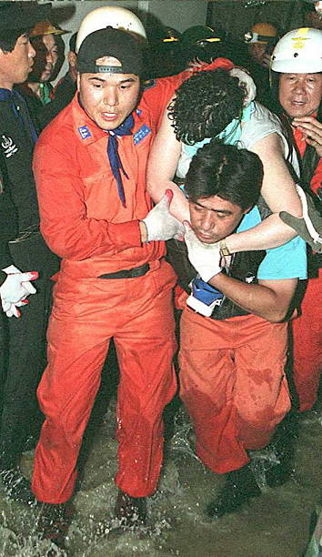 Hàn Quốc: Nỗi đau 30 năm sau thảm họa sập tòa nhà bách hóa trong 20 giây khiến 1.500 người bị chôn vùi - Ảnh 6