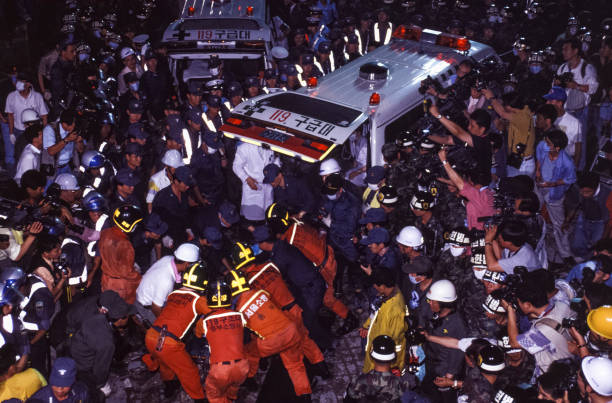 Hàn Quốc: Nỗi đau 30 năm sau thảm họa sập tòa nhà bách hóa trong 20 giây khiến 1.500 người bị chôn vùi - Ảnh 10