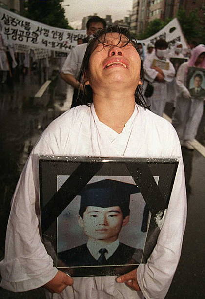 Hàn Quốc: Nỗi đau 30 năm sau thảm họa sập tòa nhà bách hóa trong 20 giây khiến 1.500 người bị chôn vùi - Ảnh 13