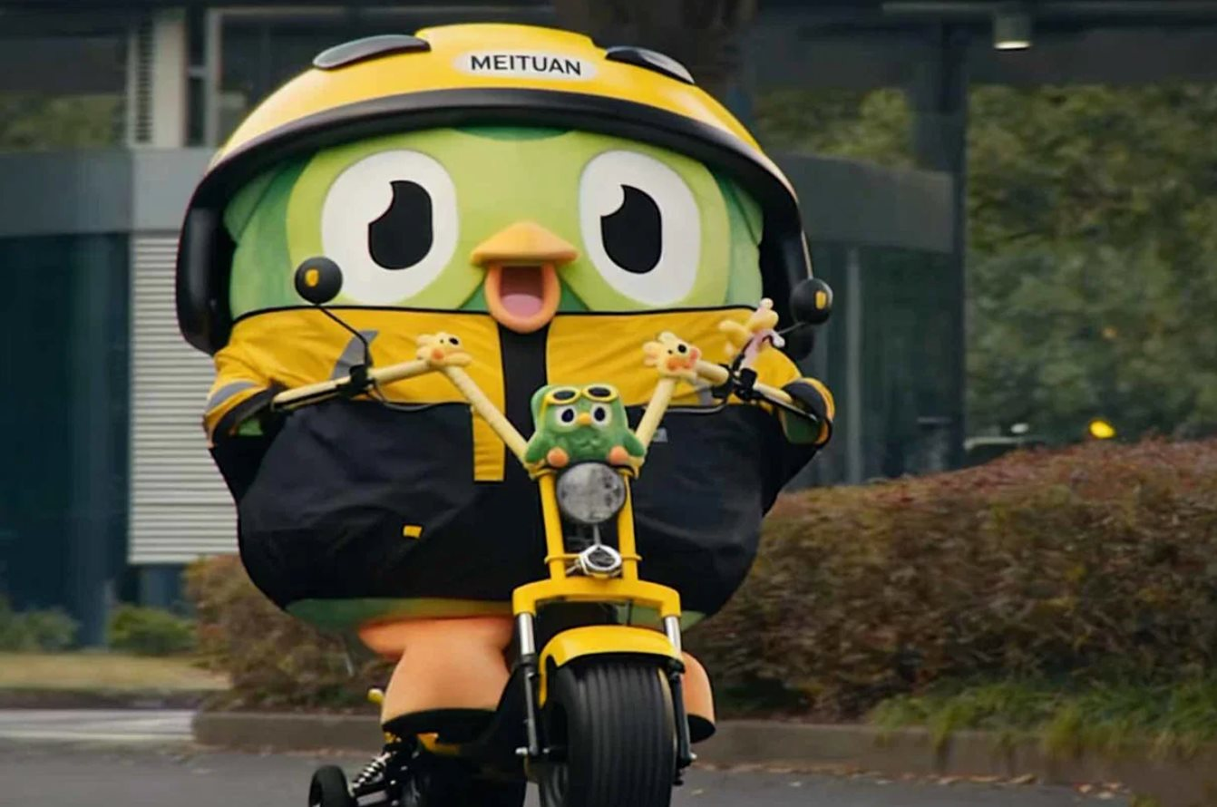 Linh vật của Duolingo bất ngờ 'từ chức', chuyển sang làm nhân viên 1 app giao hàng: Chuyện gì đây? - Ảnh 1