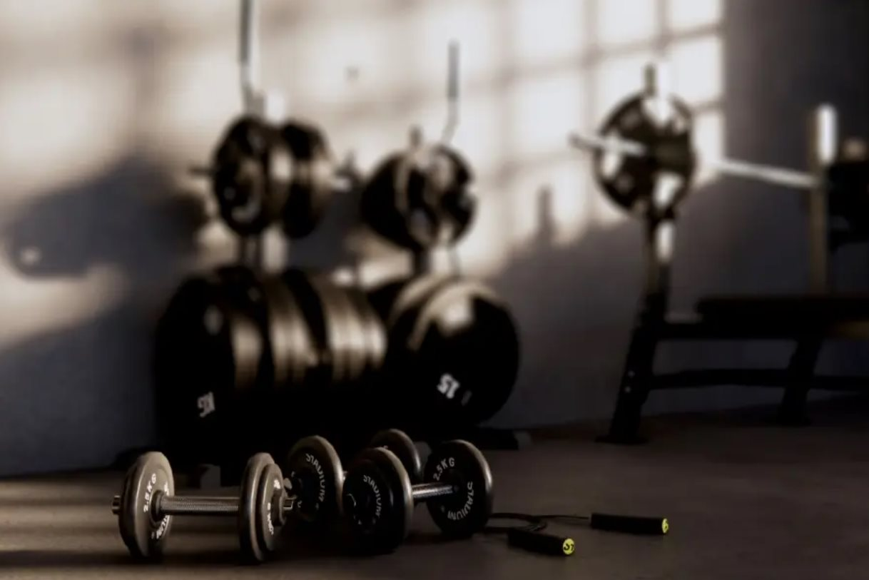 Đóng cửa hàng loạt trong ngành Fitness: Sự trỗi dậy của công nghệ đang ảnh hưởng đến thị trường 59 tỷ USD, các phòng gym đang thay đổi - Ảnh 1