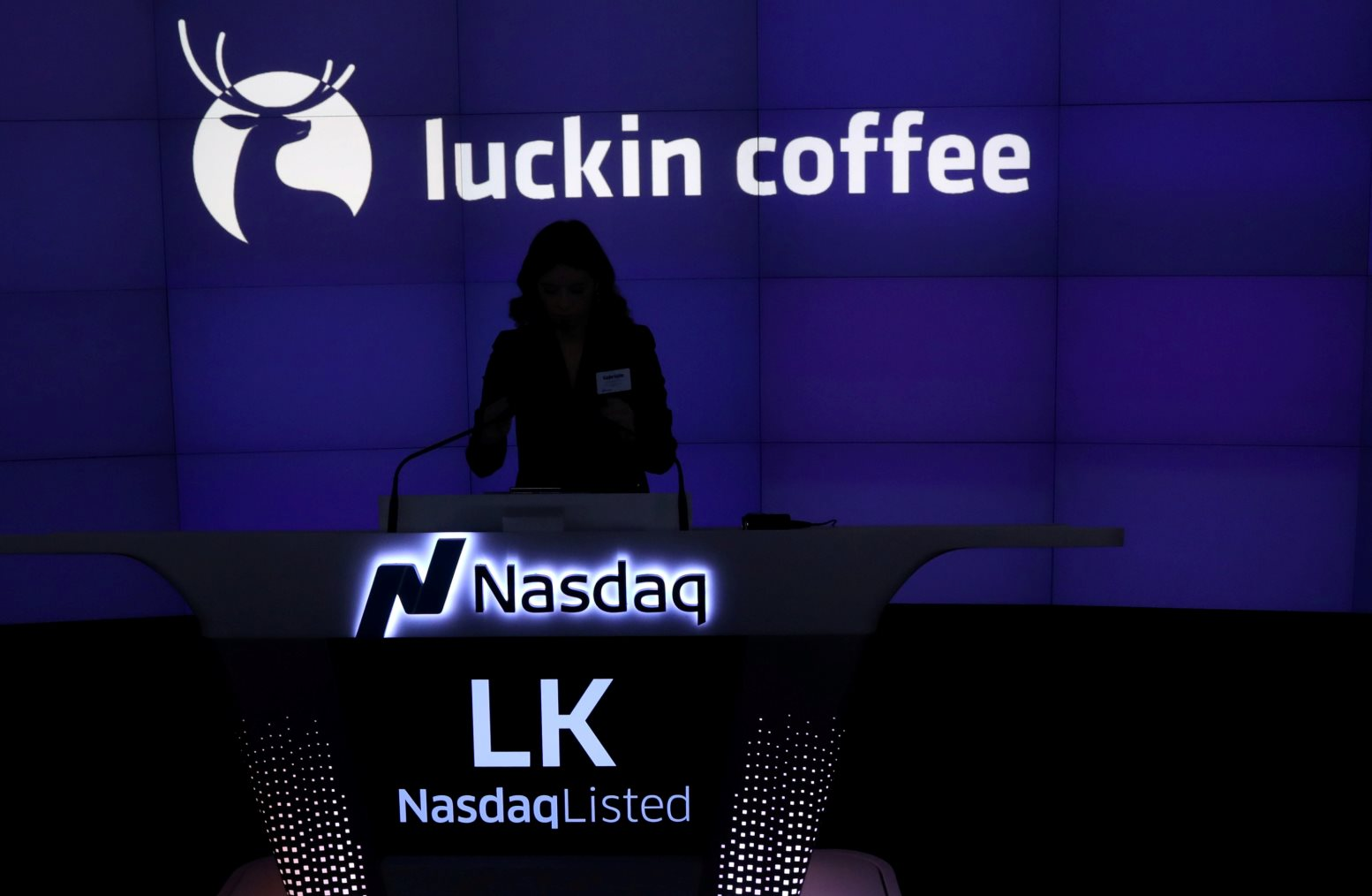 Sự trở lại của 1 'phượng hoàng' Trung Quốc: Từ bê bối 'thổi' doanh thu hoá vua cà phê 18.000 cửa hàng, lật đổ Starbucks chỉ sau 5 năm - Ảnh 3