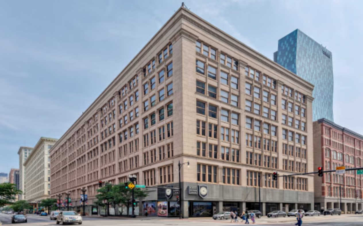 Thảm cảnh bên trong các toà nhà văn phòng tại Mỹ: Bị bán tháo với mức chiết khấu 90%, giá chỉ tương đương 1 căn hộ 3 ngủ - Ảnh 1