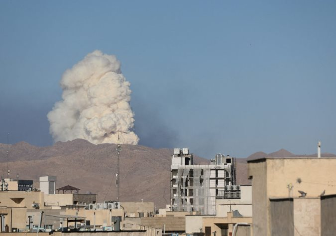 Mỹ tìm thấy điểm yếu 100 tỷ USD của Iran - Ảnh 1