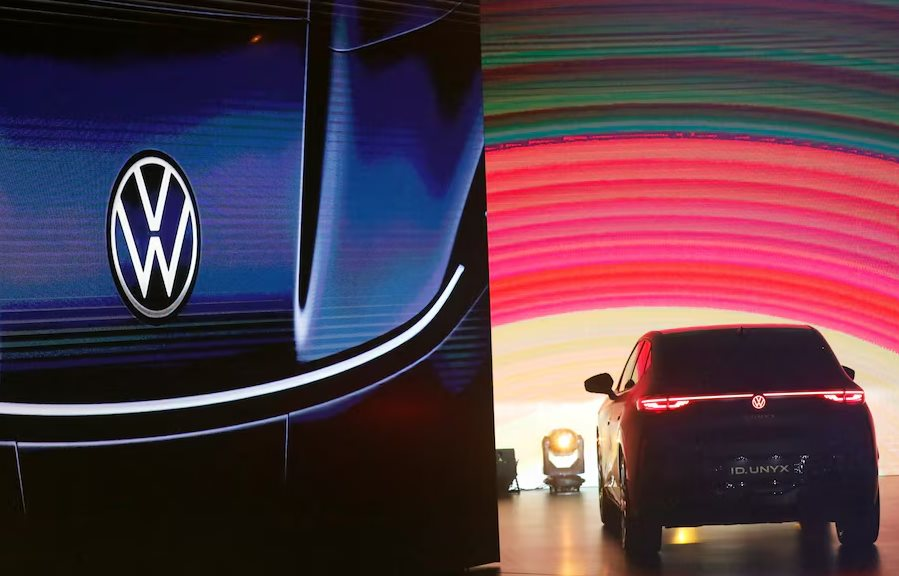 Xe xăng bất ngờ lên ngôi: Tập đoàn ô tô sở hữu hơn 100 nhà máy toàn cầu tuyên bố dừng làm xe điện, chuyển cả 1 cơ sở sang động cơ truyền thống - Ảnh 2