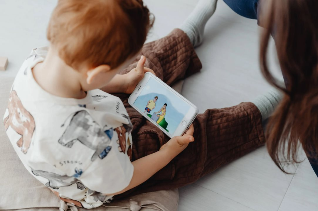 AI đang thay cha mẹ nuôi con: 6/10 phụ huynh thừa nhận con cái tương tác trợ lý giọng nói hàng ngày - Ảnh 3