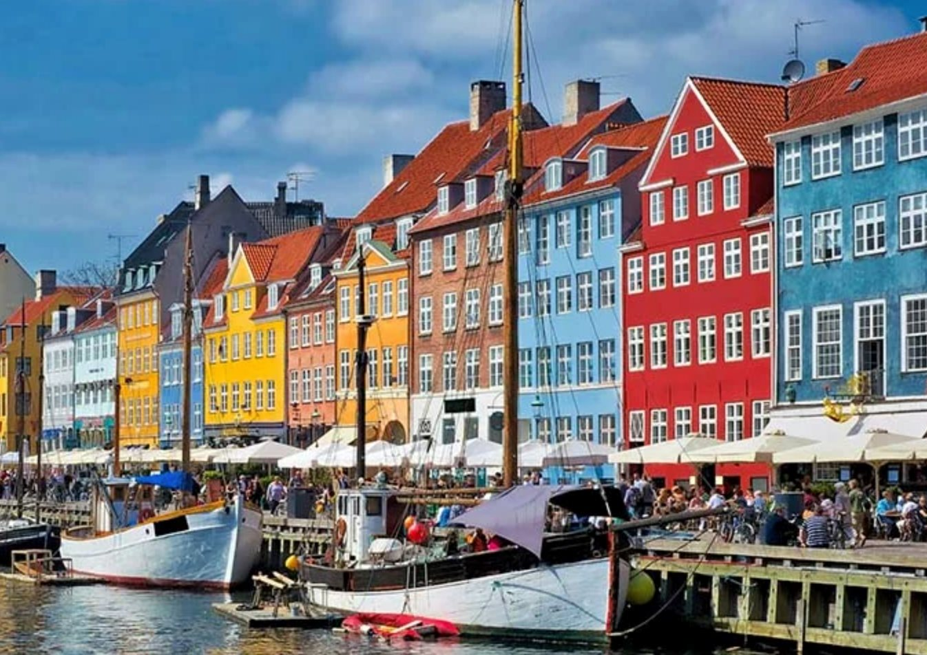 Đóng thuế tới 50% thu nhập nhưng vẫn hạnh phúc: Bí ẩn đằng sau 'cỗ máy phúc lợi' mang tên Bắc Âu - Ảnh 1