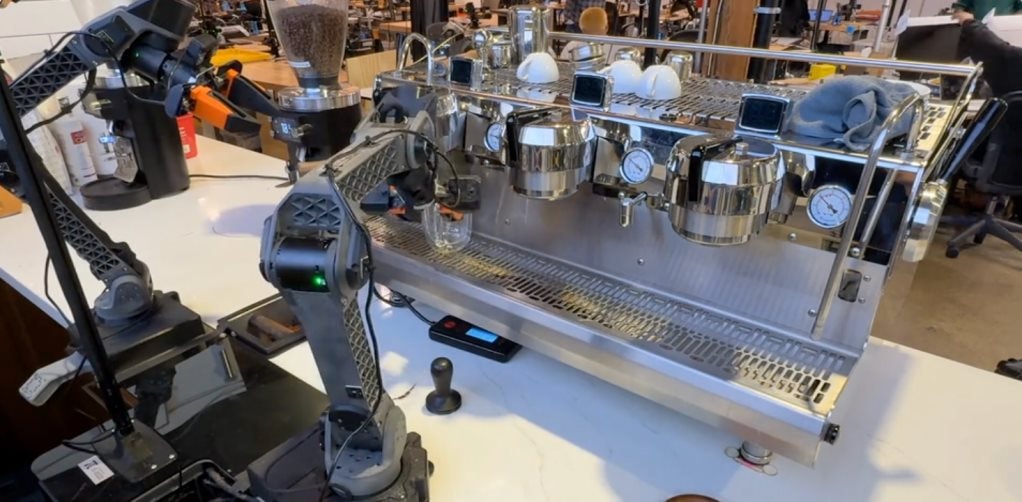 Startup 1,5 tỷ USD chữa bệnh bằng cấy ghép cảm biến vào não người, tương lai kết nối hộp sọ với máy tính có đang đến? - Ảnh 2