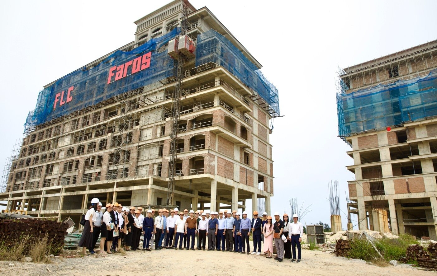 Chủ tịch Trịnh Văn Quyết lập tức thị sát công trường siêu dự án 23.000 tỷ tại Quảng Trị, yêu cầu hoàn thành một việc ngay trong năm 2026 - Ảnh 2