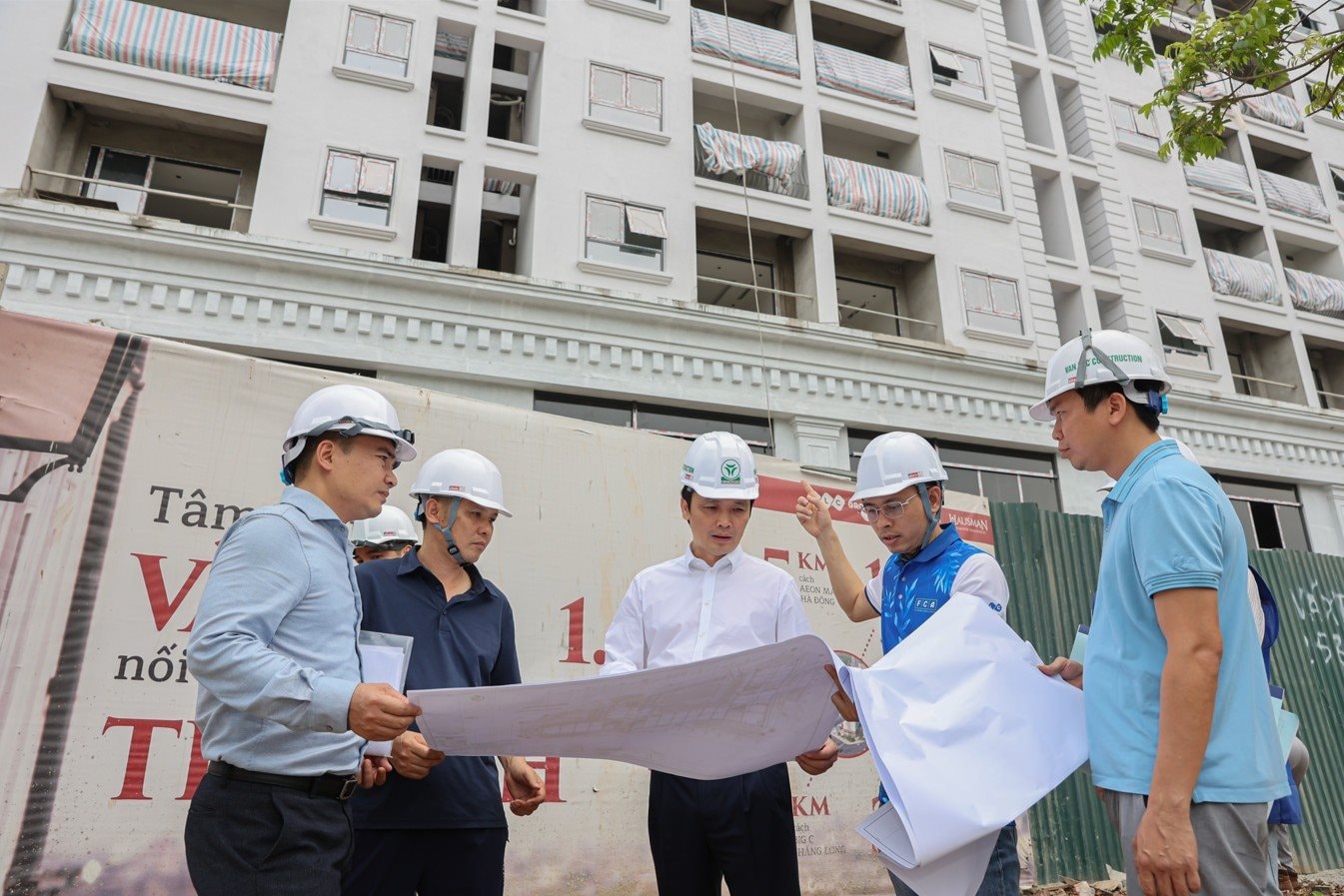 Ông Trịnh Văn Quyết trực tiếp ra công trường, dự án trên đất vàng thủ đô của FLC chạy nước rút trước giờ G - Ảnh 1