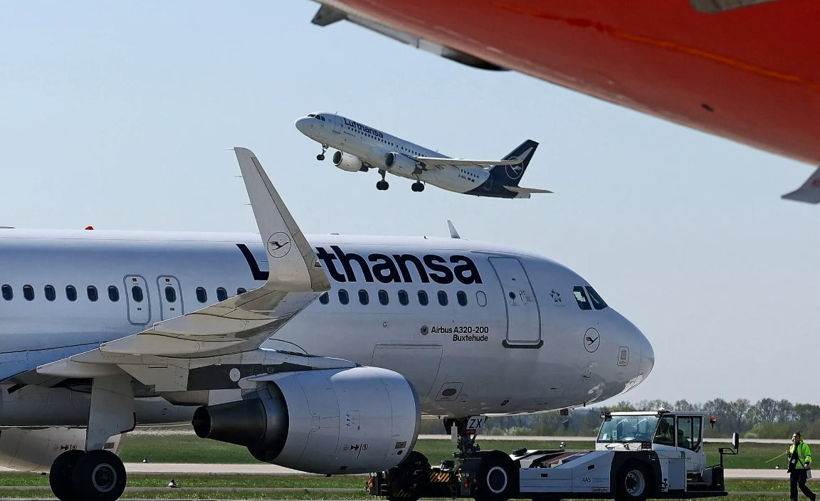 Cắt giảm 20.000 chuyến bay để tiết kiệm 40.000 tấn nhiên liệu: Cơn khát nhiên liệu khiến bầu trời châu Âu chao đảo - Ảnh 1