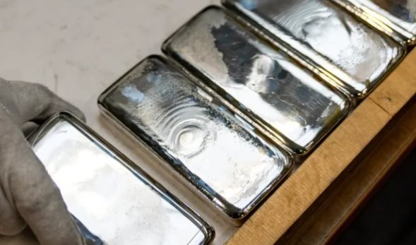 Lời khuyên cho những ai đu đỉnh bạc: Một kịch bản bất ngờ sẽ xảy ra vào cuối năm nay! - Ảnh 1