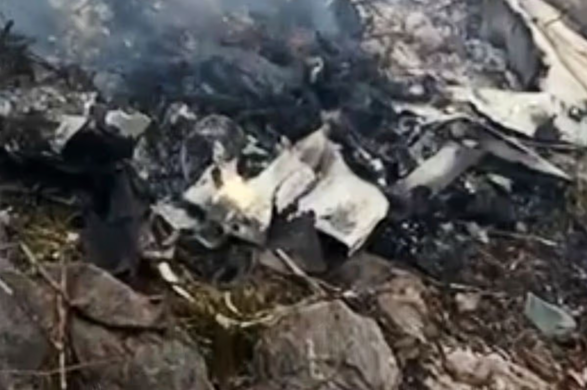 Máy bay rơi xuống núi rồi bốc cháy dữ dội tại Nam Sudan, toàn bộ người trên khoang thiệt mạng - Ảnh 1