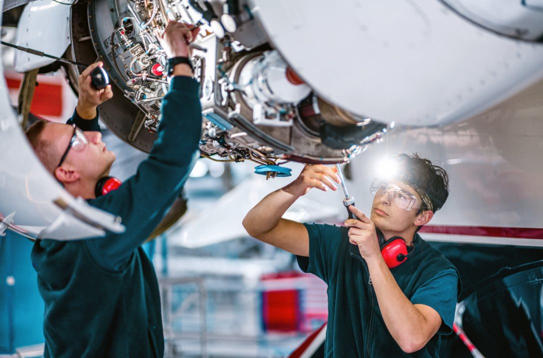 Nghề “miễn nhiễm” với AI, không cần bằng đại học, thu nhập hơn 3,5 tỷ đồng/năm đang thiếu người làm - Ảnh 2