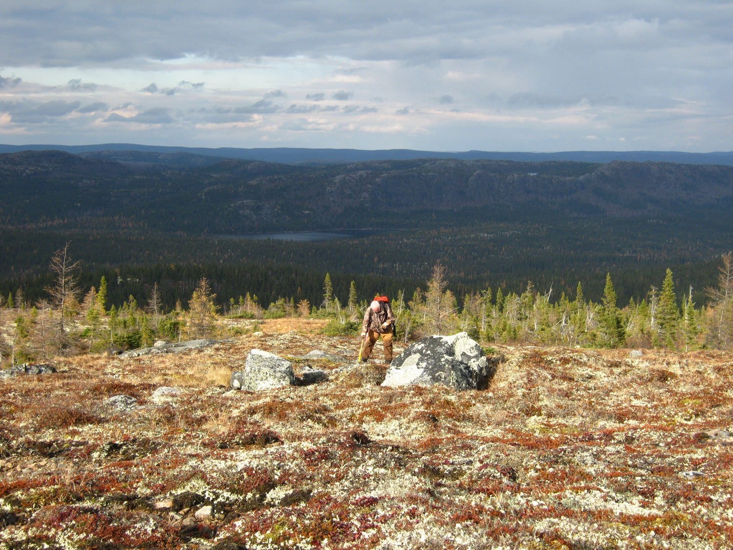 Khoan sâu hơn 11.000m xuống tầng địa chất, phát hiện mỏ vàng trữ lượng gần 4.000 kg - Ảnh 1