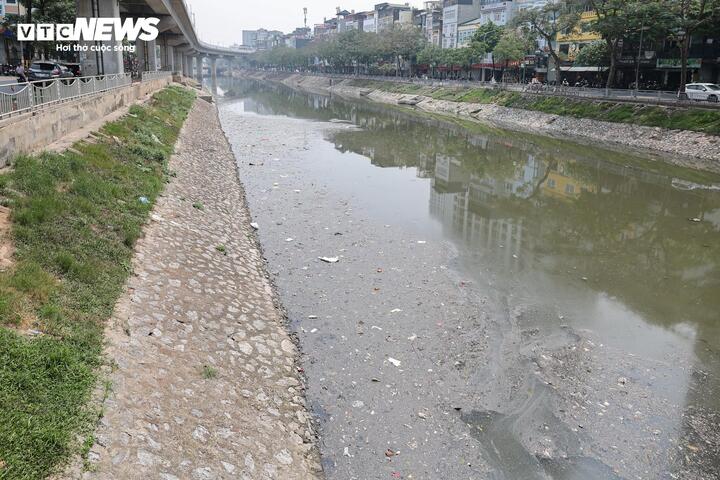 Sau 6 tháng hồi sinh, dòng 'sông chết' ở Hà Nội thay đổi ra sao? - Ảnh 9