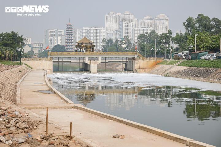Sau 6 tháng hồi sinh, dòng 'sông chết' ở Hà Nội thay đổi ra sao? - Ảnh 7