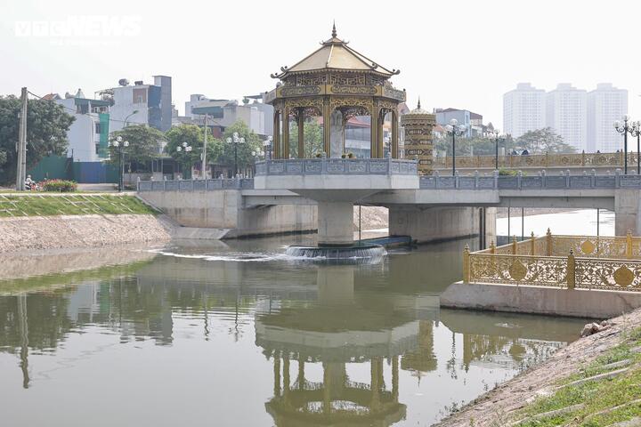 Sau 6 tháng hồi sinh, dòng 'sông chết' ở Hà Nội thay đổi ra sao? - Ảnh 3