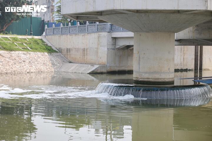 Sau 6 tháng hồi sinh, dòng 'sông chết' ở Hà Nội thay đổi ra sao? - Ảnh 6