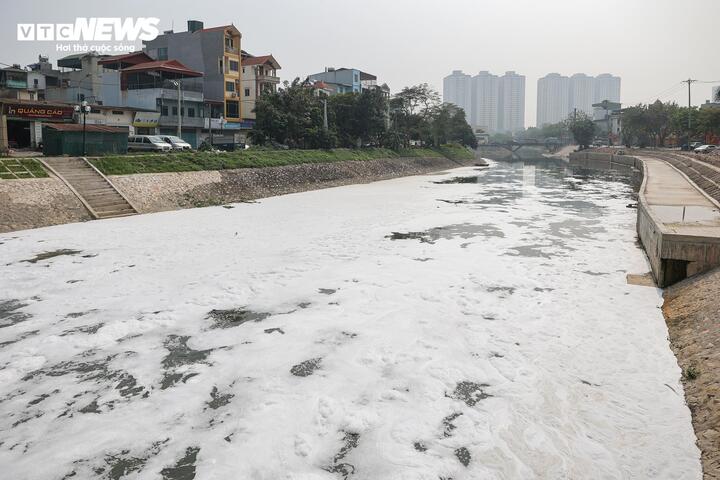 Sau 6 tháng hồi sinh, dòng 'sông chết' ở Hà Nội thay đổi ra sao? - Ảnh 5